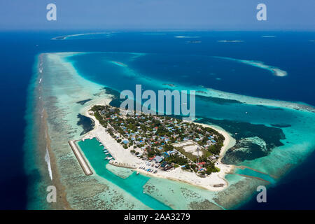 Isola abitata Dhangethi, Ari Atoll, Oceano Indiano, Maldive Foto Stock