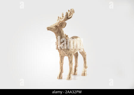 Gold Red Deer, renne, Natale foto, isolati su sfondo bianco, decorazione, cartolina, carta da parati Foto Stock