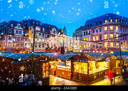 Mercatino di Natale a Mainz, Germania Foto Stock