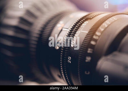 Close-up di una televisione la lente della fotocamera. Foto Stock
