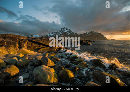 Vista da Offersoya, Lofoten, Nordland, Norvegia Foto Stock