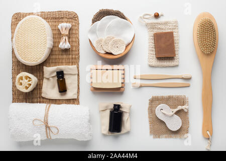 Cura della pelle naturale e spa beauty cosmetici con eco essentials Foto Stock