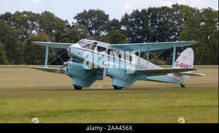 DH-89un drago Rapide 6 G-AHAG rullaggio Foto Stock