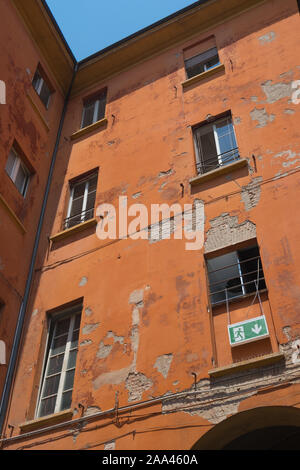 Cortile interno dell'Albo Pretorio e Casa Comunale, Via Ugo Bassi, Bologna, Italia Foto Stock