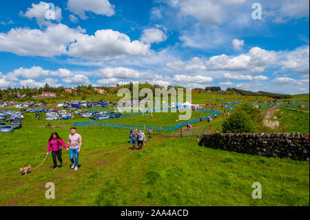 Il villaggio di bovini mostrano al Knapps Kilmacolm Scozia. Foto Stock