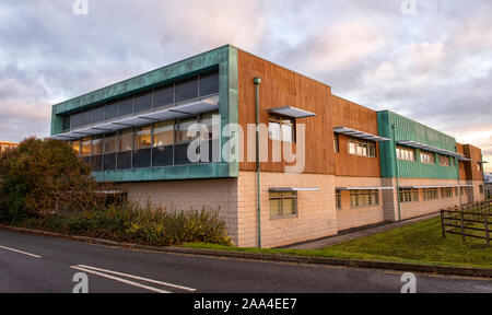 Autunno mattina presso l'edificio clinico sul Sutton Bonington Campus dell'Università di Nottingham, Loughborough LEICESTERSHIRE REGNO UNITO Inghilterra Foto Stock