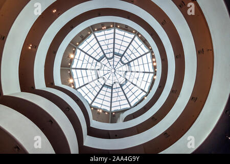 Solomon R Guggenheim Museum, Manhattan, New York, Stati Uniti d'America Foto Stock