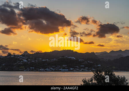 Sunset over Tairua Foto Stock