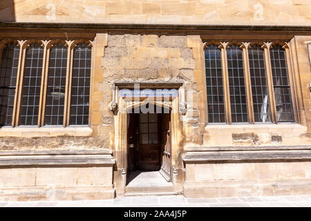 Ingresso alla Schola Moralis Philosophiae, scuola di filosofia morale, Oxford, Oxfordshire, England, Regno Unito Foto Stock