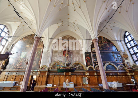 Interno della Corte Artus, risalente al 1348. Gdansk, Polonia Foto Stock