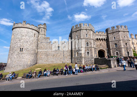 Il re Enrico VIII Gate, il Castello di Windsor, Windsor, Berkshire, Inghilterra, Regno Unito Foto Stock