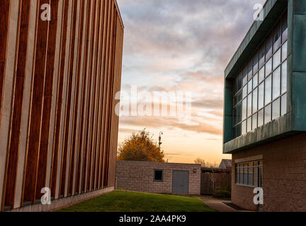 Sunrise al Gateway e edifici clinici al Sutton Bonington Campus dell'Università di Nottingham, Loughborough LEICESTERSHIRE REGNO UNITO Inghilterra Foto Stock