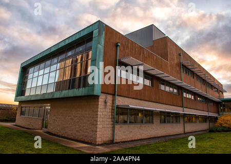 Sunrise presso l'edificio clinico sul Sutton Bonington Campus dell'Università di Nottingham, Loughborough LEICESTERSHIRE REGNO UNITO Inghilterra Foto Stock