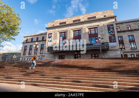 La città di Quebec, Canada - 4 October 2019: Palais Montcalm è una performance hall situato nella parte antica della città di Québec Foto Stock