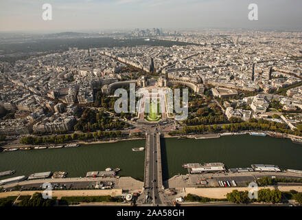 Vista di Parigi dalla Torre Eiffel Foto Stock