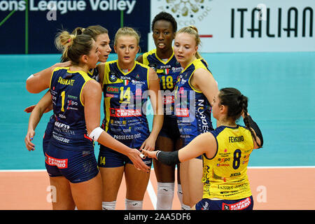 Treviso, Italia. Xix Nov, 2019. imoco volley coneglianoduring Imoco Carraro Conegliano vs Vasas Obuda Budapest, Pallavolo Champions League donne a Treviso, Italia, 19 novembre 2019 - LPS/Ettore Grifoni Credito: Ettore Grifoni/LP/ZUMA filo/Alamy Live News Foto Stock