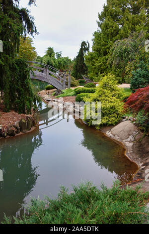 Mizumoto passeggiata giapponese giardino in Springfield, MO Foto Stock