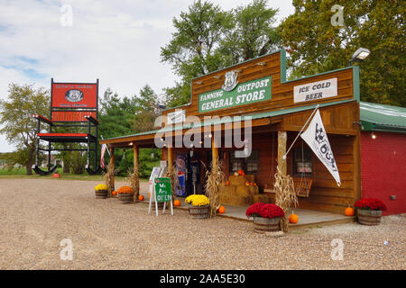 Fanning avamposto General Store con più grande del mondo di sedia a dondolo sulla storica Route 66 in Cuba, MO Foto Stock