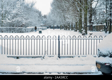 Un giorno innevato a Londra Ovest Foto Stock