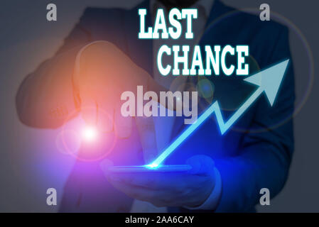 Conceptual la scrittura a mano che mostra ultima chance. Concetto significato una situazione considerata essere l'ultima opportunità per il successo Foto Stock