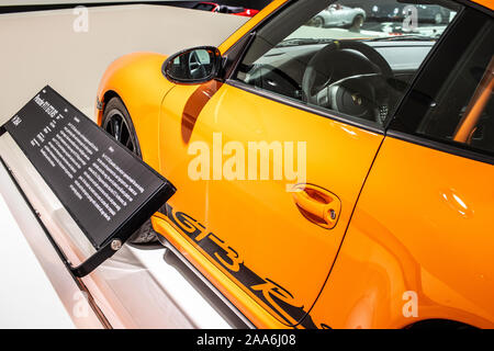 Stoccarda, Germania, Sep 2019: giallo Porsche 911 GT3 RS 2007, Stoccarda Porsche Museum, 997 Series, sesta generazione, supersport vettura costruita dalla Porsche Foto Stock