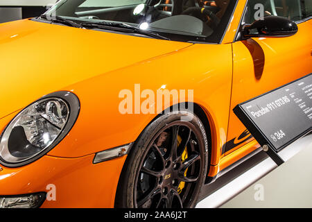 Stoccarda, Germania, Sep 2019: giallo Porsche 911 GT3 RS 2007, Stoccarda Porsche Museum, 997 Series, sesta generazione, supersport vettura costruita dalla Porsche Foto Stock