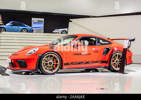 Stoccarda, Germania, Sep 2019: rosso metallizzato Porsche 911 GT3 RS 2018, serie 991, settima generazione, supersport vettura costruita dalla Porsche Foto Stock