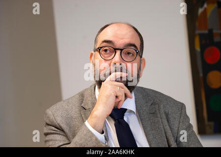 Berlino, Germania. 6 Nov, 2019. Michael Fischer, capo dell'Ufficio di Berlino per la protezione della Costituzione. Secondo Fischer, più di 1100 i sostenitori di Salafist islamismo sono attualmente noti in Berlino. (Per "numero aumentato ulteriormente - 1120 Salafisten registrati in Berlin") Credito: Paolo Zinken/dpa/Alamy Live News Foto Stock