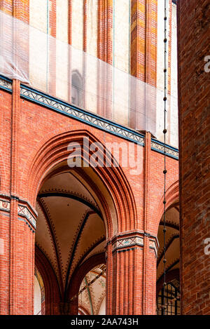 Wismar, Germania - 2 Agosto 2019: la chiesa di San Nicola. Vista interna Foto Stock