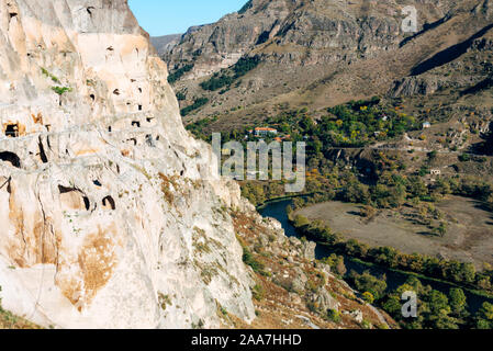 Vardzia grotta antica città-monastero, Georgia. Foto Stock