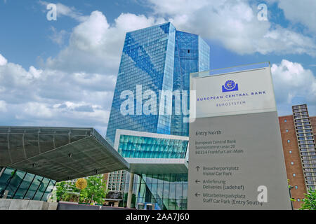 La nuova Banca centrale europea Headquarters Building, aperto nel 2014, nella zona di Ostenda di Francoforte in Germania. Foto Stock