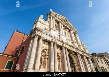 Venezia, la facciata della chiesa di Santa Maria di Nazareth o degli Scalzi in stile barocco. UNESCO World Heritage Site, Veneto, Italia, Europa Foto Stock