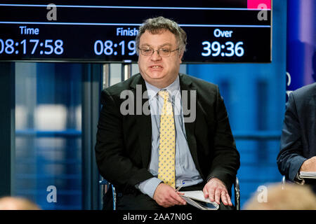 (Da sinistra a destra) Dr Stephen Farry durante la CBI NI business hustings elettorale presso la legge nella società dell'Irlanda del Nord. Foto Stock