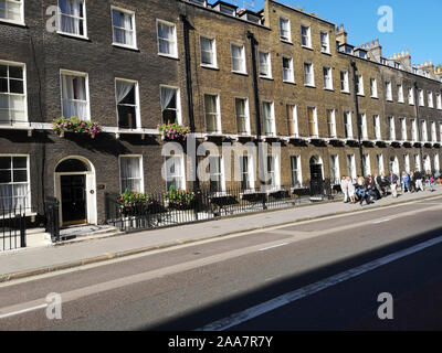 Una fila di case di stile georgiano nel centro di Londra. Foto Stock