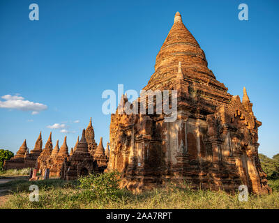 La zona archeologica e antico tempio complessi di Bagan (pagano), Myanmar (Birmania) del 9th-13th secoli, ora un sito Patrimonio Mondiale dell'UNESCO Foto Stock