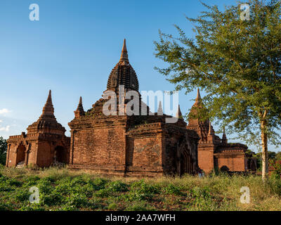 La zona archeologica e antico tempio complessi di Bagan (pagano), Myanmar (Birmania) del 9th-13th secoli, ora un sito Patrimonio Mondiale dell'UNESCO Foto Stock