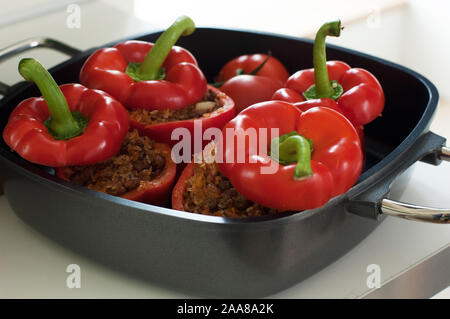 Zubereitung gefüllte paprica Foto Stock