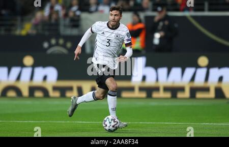 Francoforte, Deutschland. Xix Nov, 2019. firo: 19.11.2019 calcio, Campionato Europeo Euro: di qualificazione al Campionato Europeo di qualificazione nazionale Germania - Irlanda del Nord 6: 1 Jonas Hector, singola azione | Utilizzo di credito in tutto il mondo: dpa/Alamy Live News Foto Stock