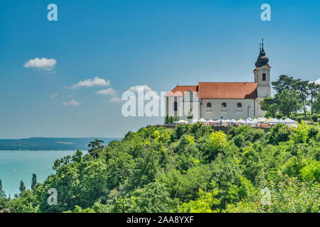 Tihany Abbazia fu costruita tra il 1740 e il 1754 in stile barocco, Tihany, Veszprem County, oltre Danubio Centrale, Ungheria, Europa Foto Stock
