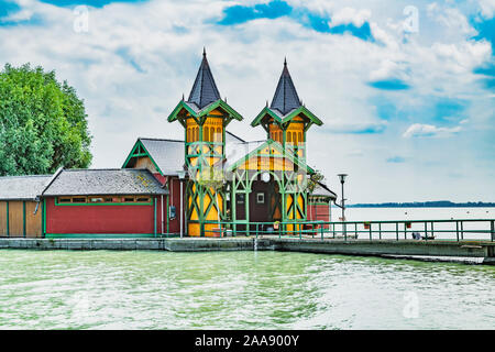 Stabilimento balneare costruito nel 1893 presso la spiaggia comunale di Keszthely sul Lago Balaton, Zala county, Western oltre Danubio, Ungheria, Europa Foto Stock