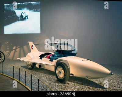 GM Firebird 1 concept car 1953. Alla V&A mostra 'Auto accelerando il mondo moderno. Foto Stock