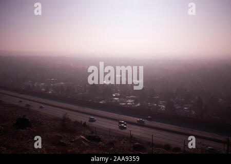 Lo smog su Salt Lake City, Utah, Stati Uniti d'America Foto Stock
