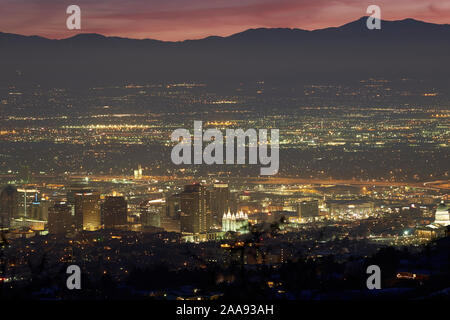 Lo smog su Salt Lake City, Utah, Stati Uniti d'America Foto Stock