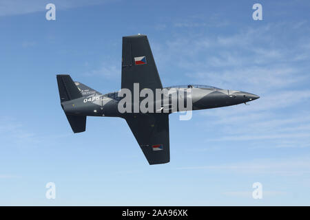 Ceco Aero L-39NG (Next Generation), un turbofan-powered trainer militare aerei durante i voli di addestramento vicino a Air Force Base a Caslav, Czech Rep Foto Stock