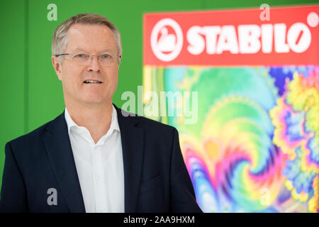 Heroldsberg, Germania. Xix Nov, 2019. Horst Brinkmann, Managing Director di strumenti di scrittura divisione della Schwan-STABILO Gruppo, prese a margine del bilancio della società per il 2018/2019 Esercizio finanziario. Credito: Daniel Karmann/dpa/Alamy Live News Foto Stock