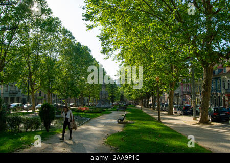 Vista generale di Avenue SA da Bandeira nel centro di Coimbra Portogallo Foto Stock