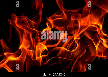 Il fuoco verde forme astrazione in sfondo nero Foto Stock