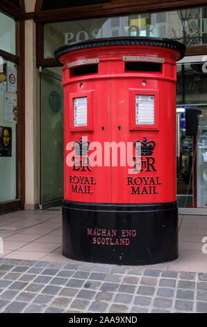 Posta fuori Royal Gibraltar Post Office, 104 Main St, Gibilterra GX11 1AA Foto Stock
