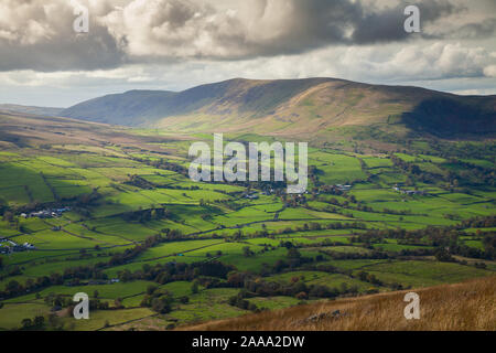 La valle di Dentdale con vitello Top hill in background. Foto Stock