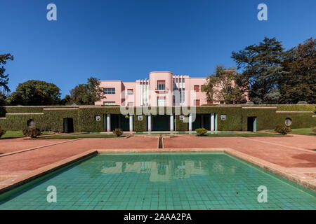 Serralves, un museo d'arte moderna, una casa del 1950 e un parco pieno di angoli da esplorare, rende una delle attrazioni più visitate di Porto. Foto Stock